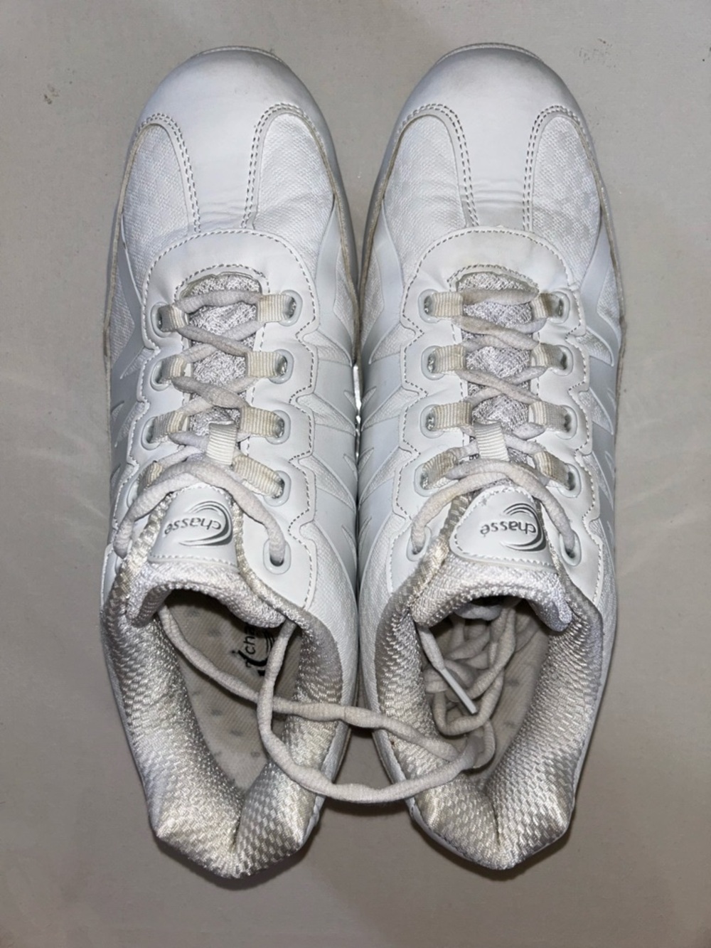 Chassé Women's White Athletic Cheer Sneakers - Classic Comfort